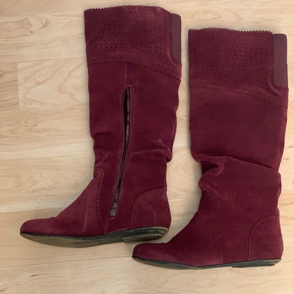 Flat Red/Maroon Boots - Picture 9 of 11